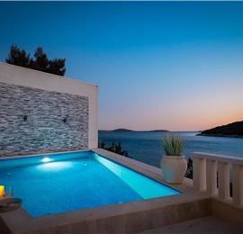 6 Bedroom Waterfront Villa with Pool in Uvala Ljubljeva near Trogir, Sleeps 12-13